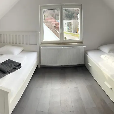 Unique Geraeumige 2 Zimmerwohnung In Mit Netflix, Sauna Und Fitness Apartment